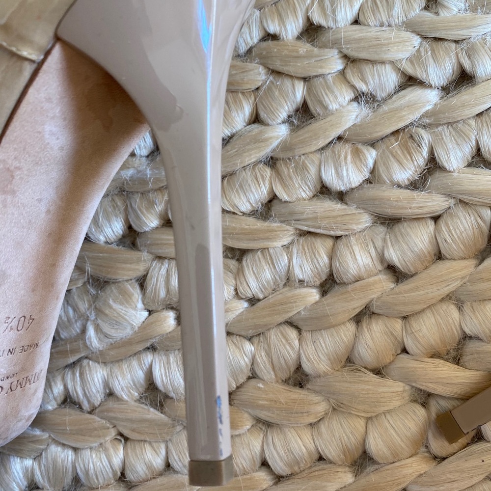 【Jimmy Choo】ジェシカ レザーサンダル 100mm Jimmy Choo Jess Leather Crisscross Flat Sandals | Neiman Marcus